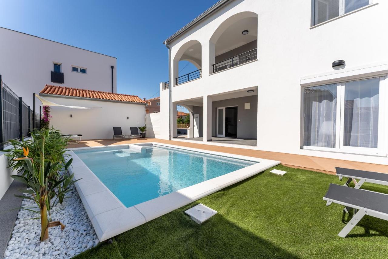 Bernie Apartments With A Pool Zadar Exterior foto